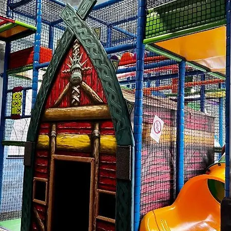 Apartament Dolina Wikingów-apartament Typu Deluxe Z 16 M Tarasem W Ogrodzie, Miejscem W Garażu I Dostępem Do Strefy Wellness