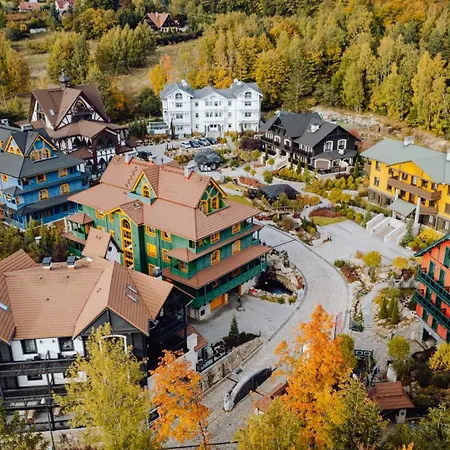 Viking Valley Suite: Garden Terrace, Garage & Wellness Access