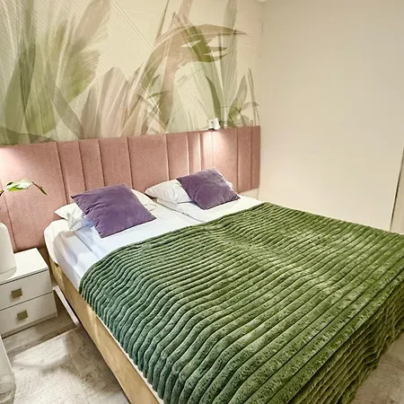 Viking Valley Suite: Garden Terrace, Garage & Wellness Access Szklarska Poreba