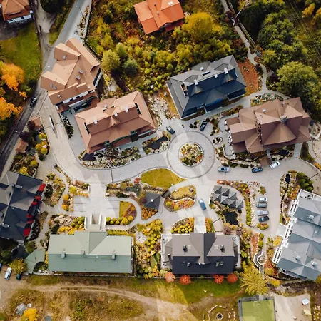 Viking Valley Suite: Garden Terrace, Garage & Wellness Access