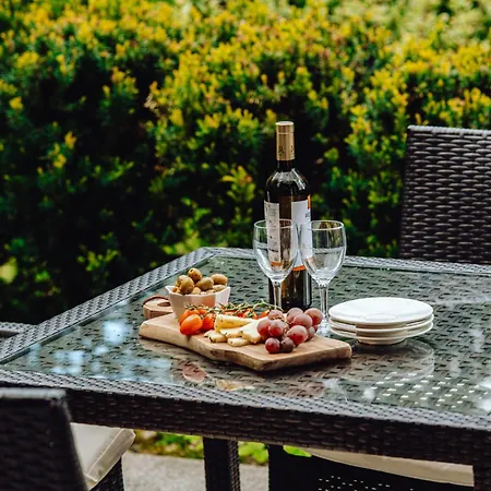 Viking Valley Suite: Garden Terrace, Garage & Wellness Access Apartment Szklarska Poreba